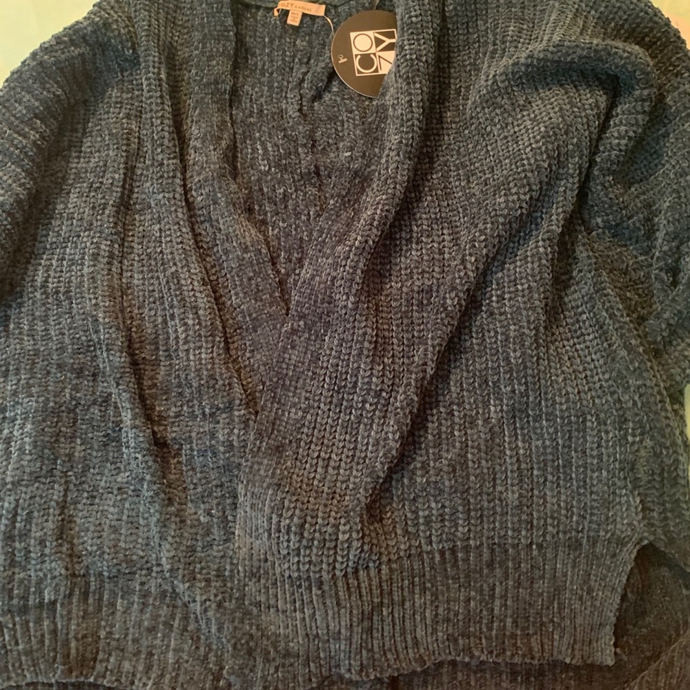 Green cardigan/sweater